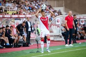 乐鱼体育网页版登录入口-世体：巴萨不再考虑引进右后卫，万德森已不在今夏引援计划中