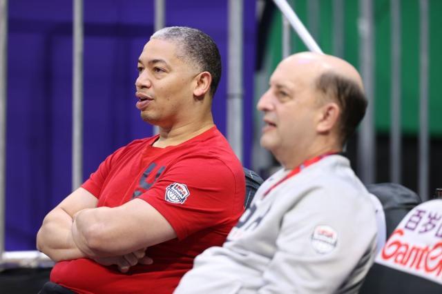 小范甘迪重回教练岗位，协助卢指导提升防守质量