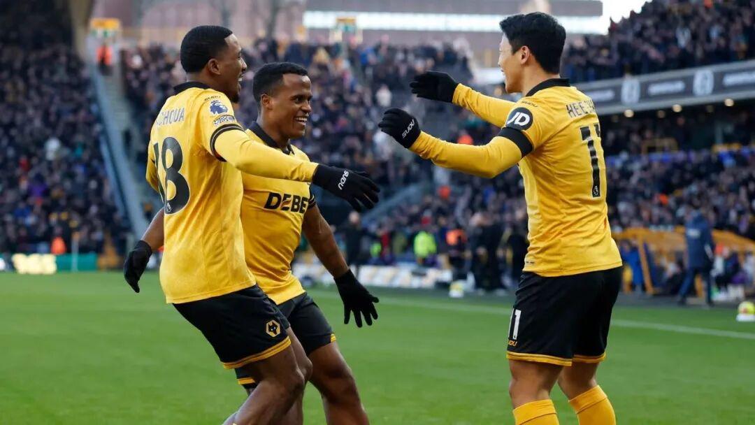 乐鱼体育官网下载-狼队超市开张！冬窗卖人套现7500万 提前半年备战英冠