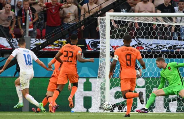 乐鱼体育-希克又进球了!差点去当模特的他即将创造捷克历史